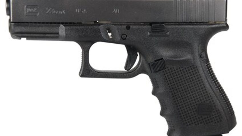 Glock, 23 Gen4, Striker Fired, Compact, 40S&W, 4.02" Barrel, Polymer Frame, Matte Finish, Fixed Sights, 13Rd, 3 Magazines