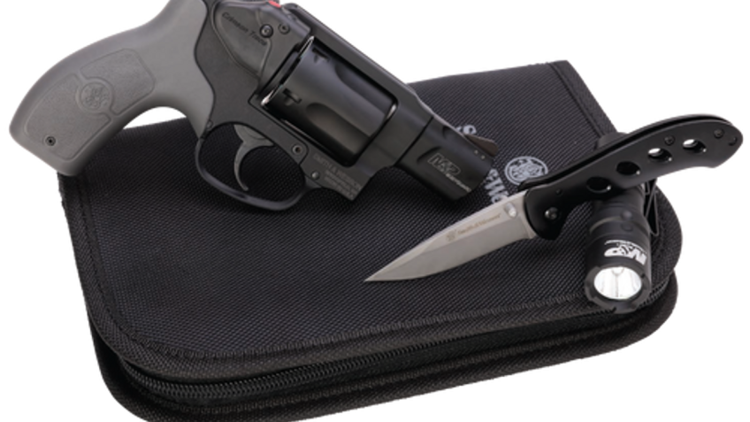 SMITH & WESSON M&P BODYGUARD 38 EVERYDAY CARRY KIT