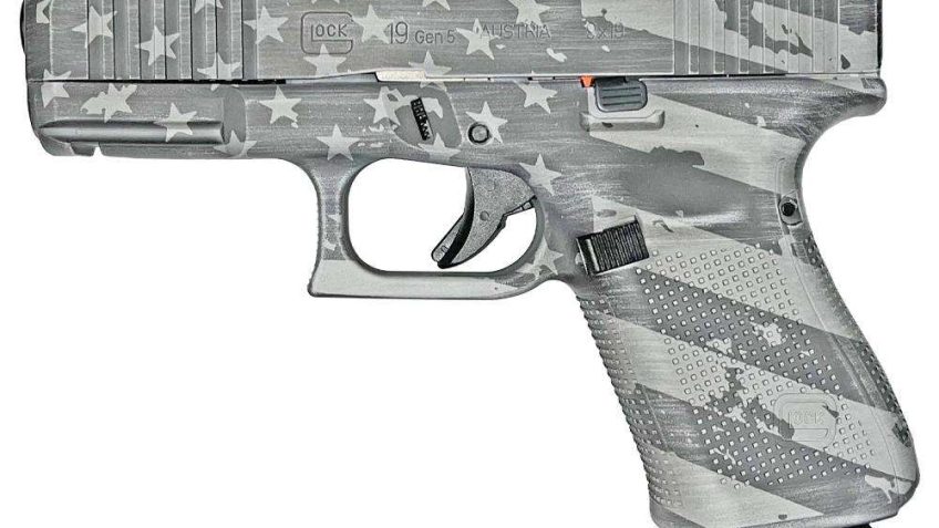 Glock 19 Gen 5 Custom “Distressed Flag – Grey” 9mm 4.02″ Barrel 15-Rounds